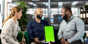 AI Chatbots: US Businesses Can Cut Wait Times by 40% & Boost Customer Service - Cover Image