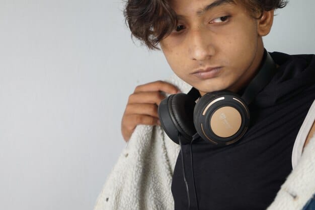 A side-by-side comparison of three different noise-canceling headphone models from Bose, Sony, and Apple, highlighting their unique designs and features.